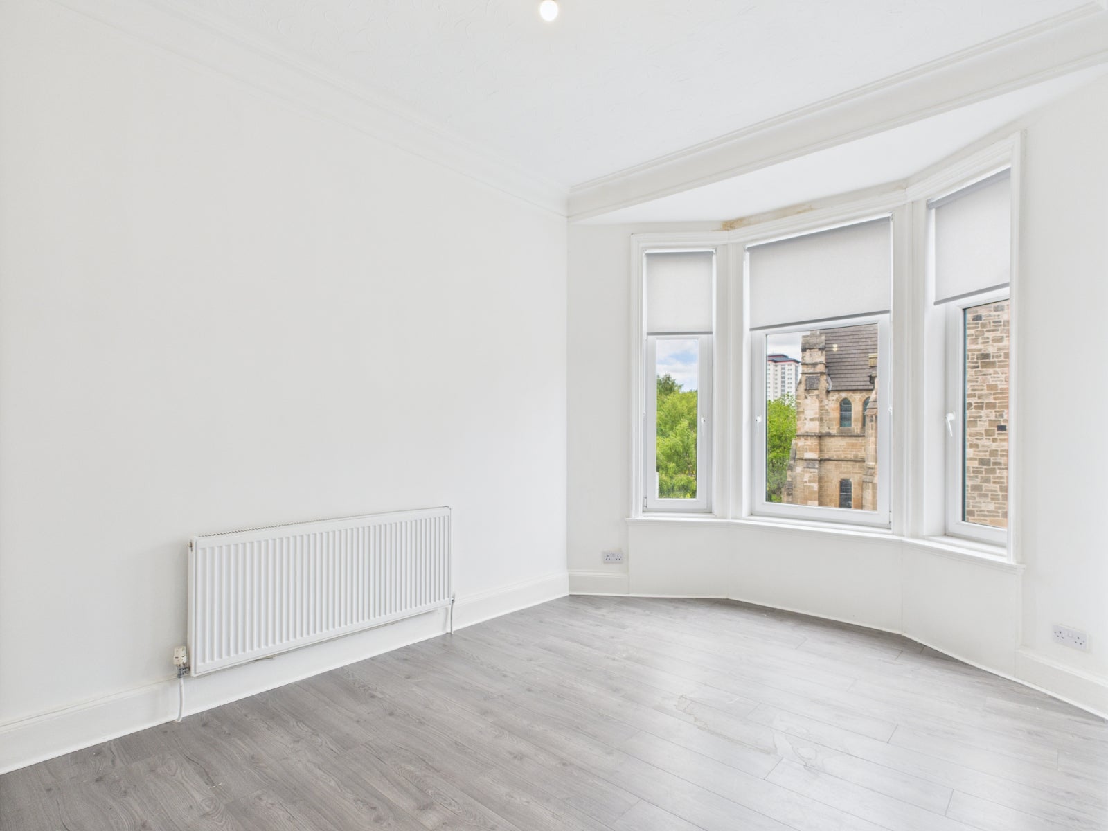 Room Causeyside Street in Paisley