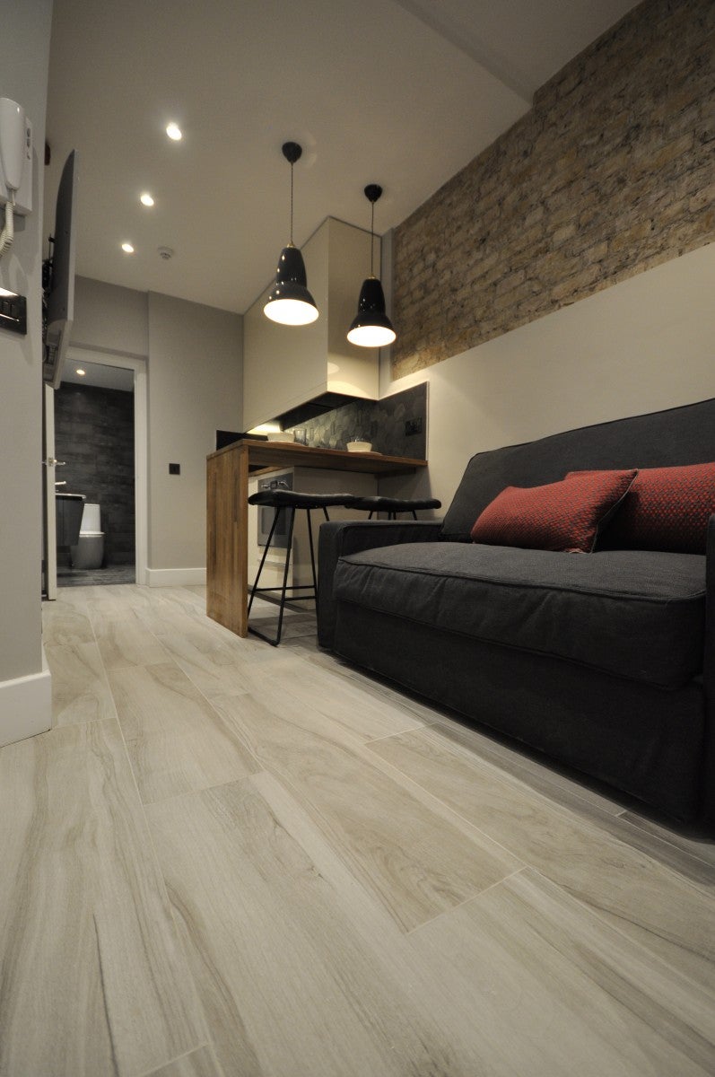 Flat Linden Gardens in Greater London
