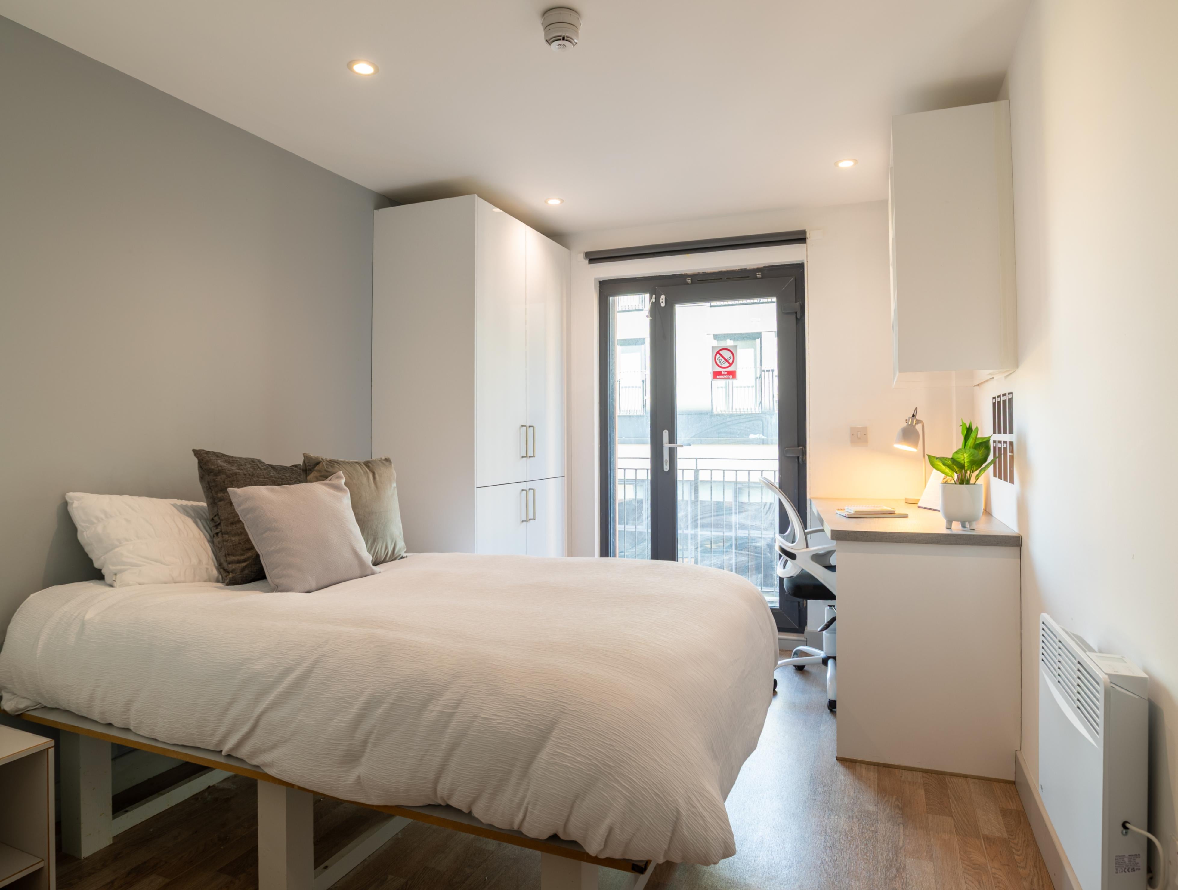 Room Stoddart Street in Newcastle upon Tyne