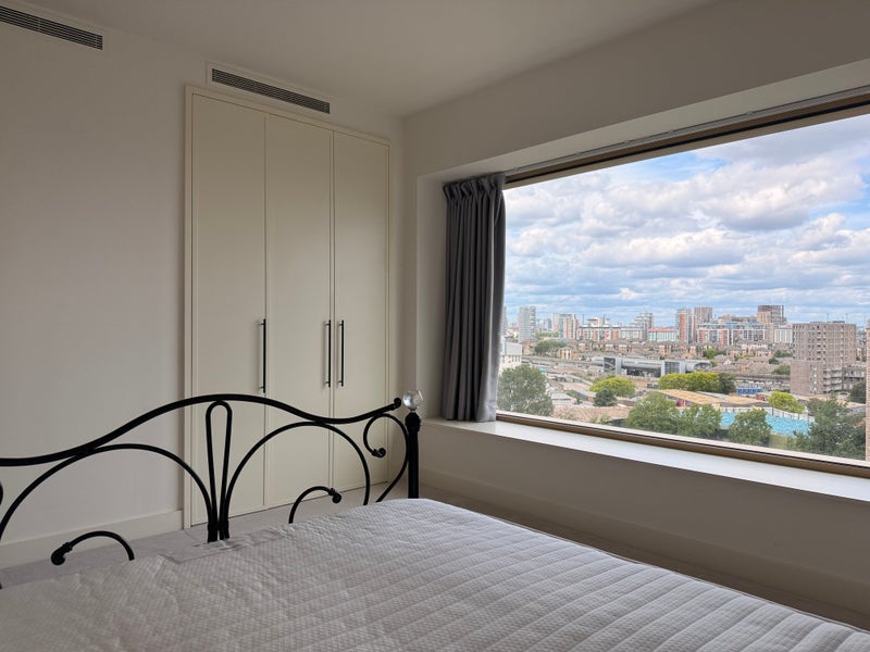 Room Riverside Walk in Greater London