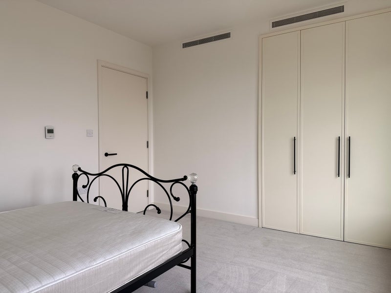 Room Riverside Walk in Greater London