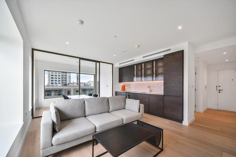 Room Riverside Walk in Greater London