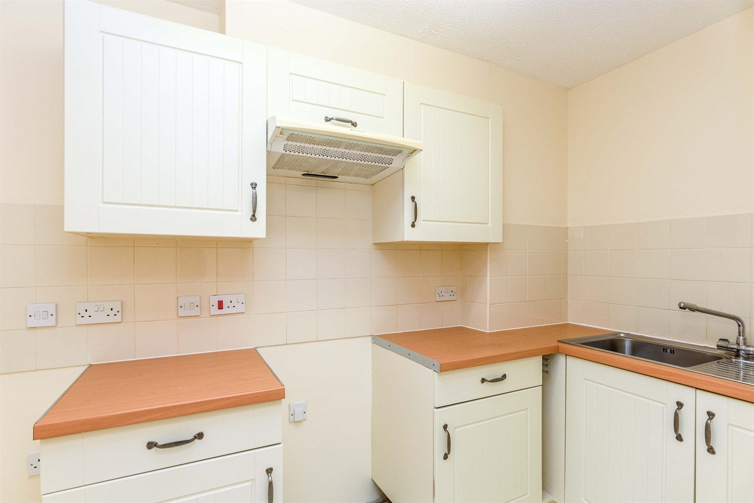 Flat Newlands Crescent in Mid Sussex
