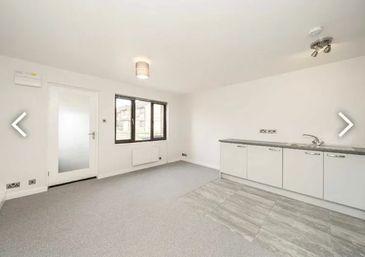 Flat Veronica Gardens in Greater London