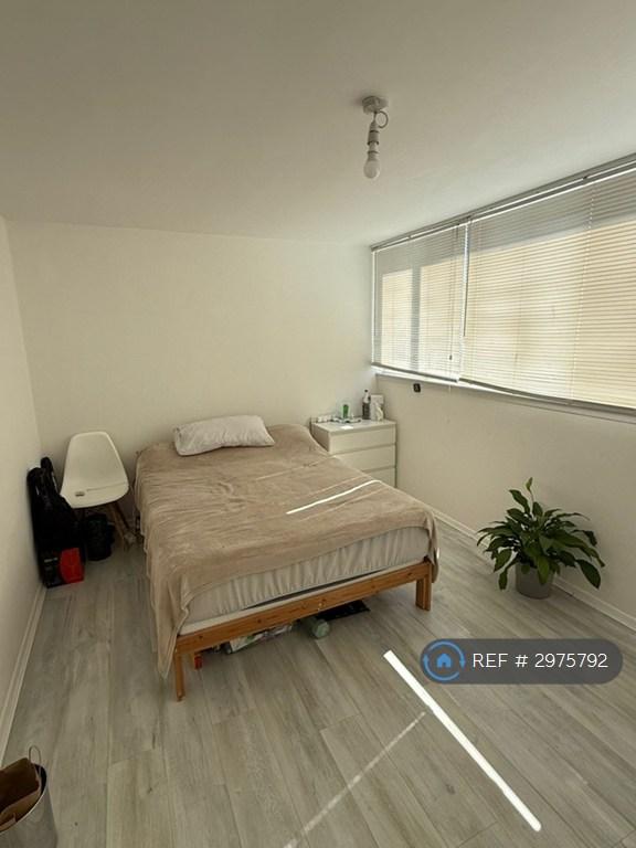 House Buddings Circle in Greater London