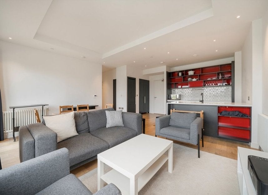 Flat Lyell Street in Greater London