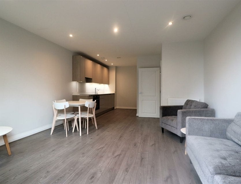 Flat Harefield Road in Greater London