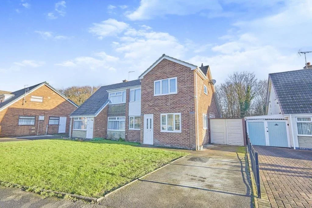 House Hurst Drive in East Staffordshire