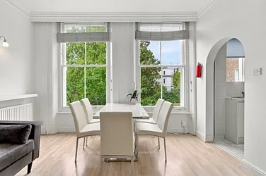 Flat Elgin Crescent in Greater London