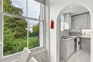 Flat Elgin Crescent in Greater London