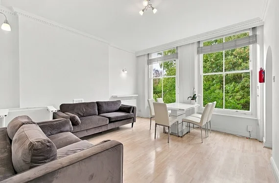 Flat Elgin Crescent in Greater London