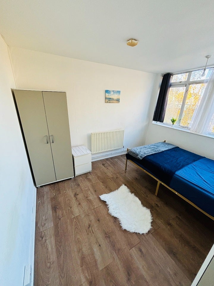 Room Marylands Road in City of Westminster
