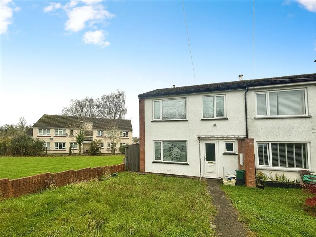 House Sunnycroft Lane in Dinas Powys