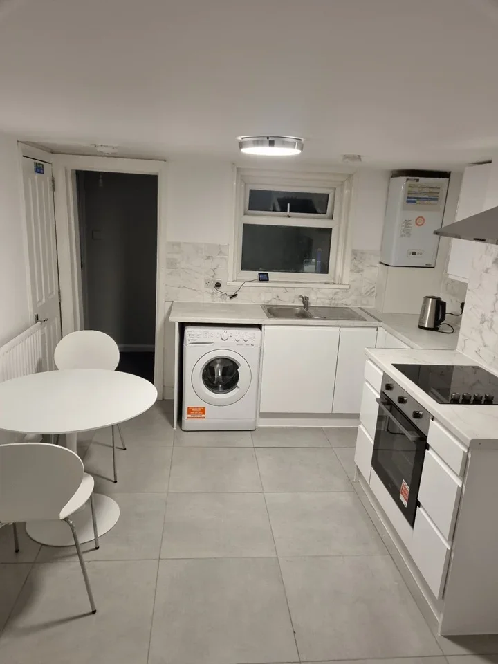 Room Richmond Road in Gillingham