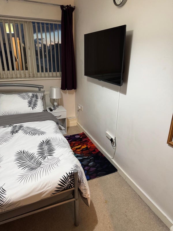 Room Ashton Old Road in Manchester