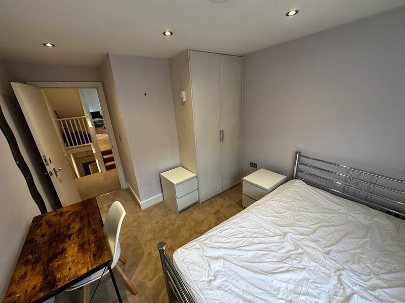 Flat St Dunstan's Road in Greater London