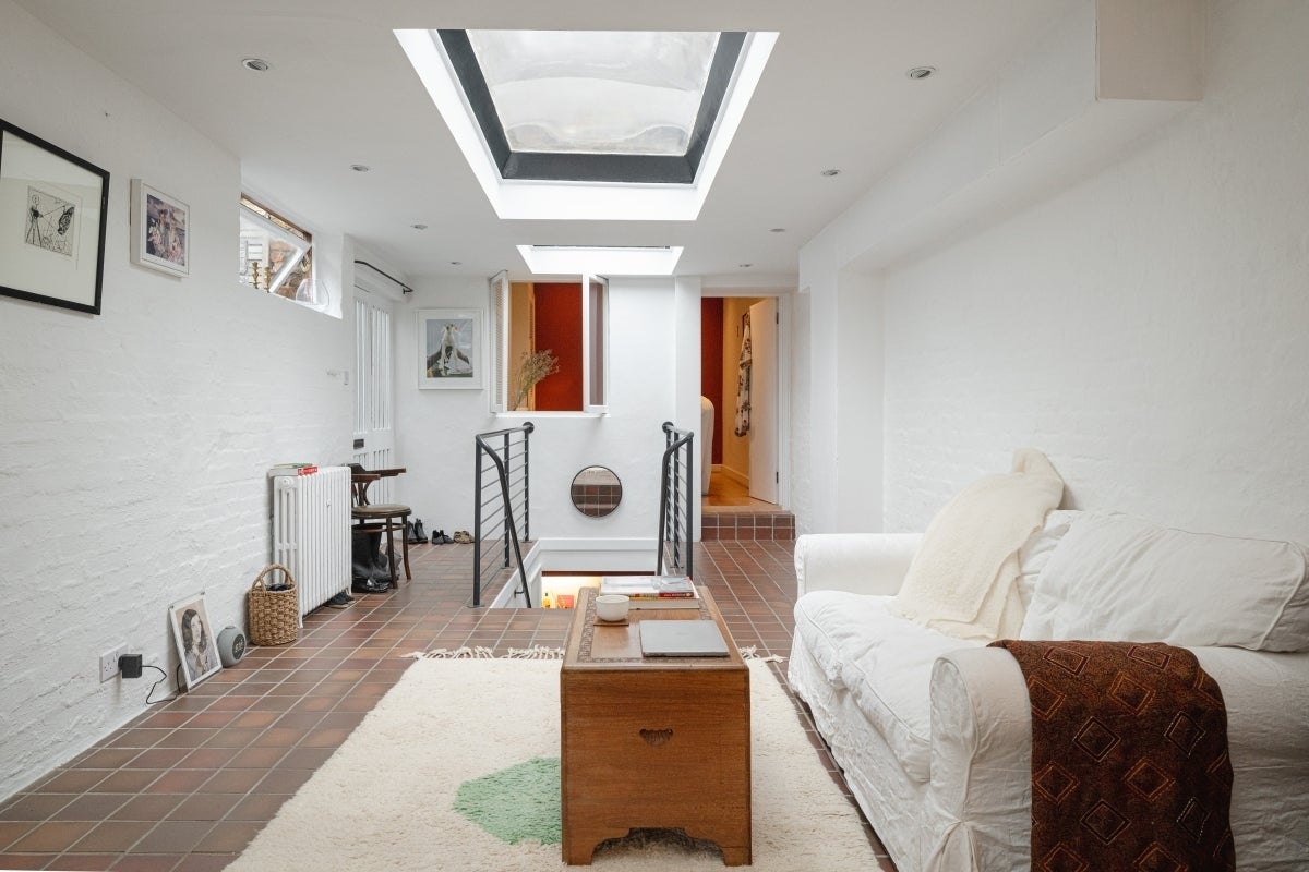 Flat Mortimer Road in Greater London