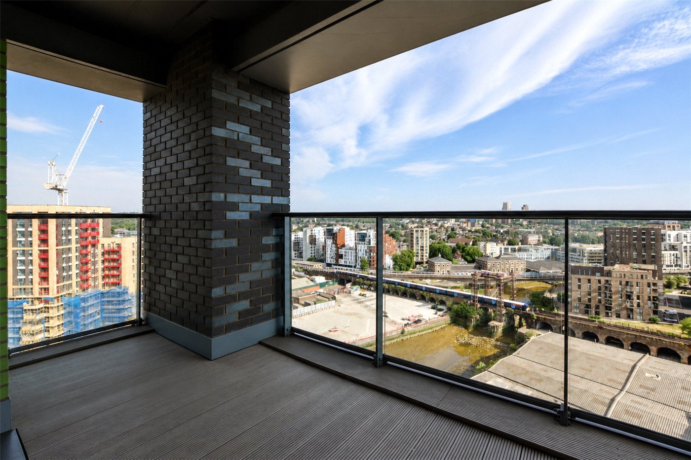 Flat Creekside in Greater London