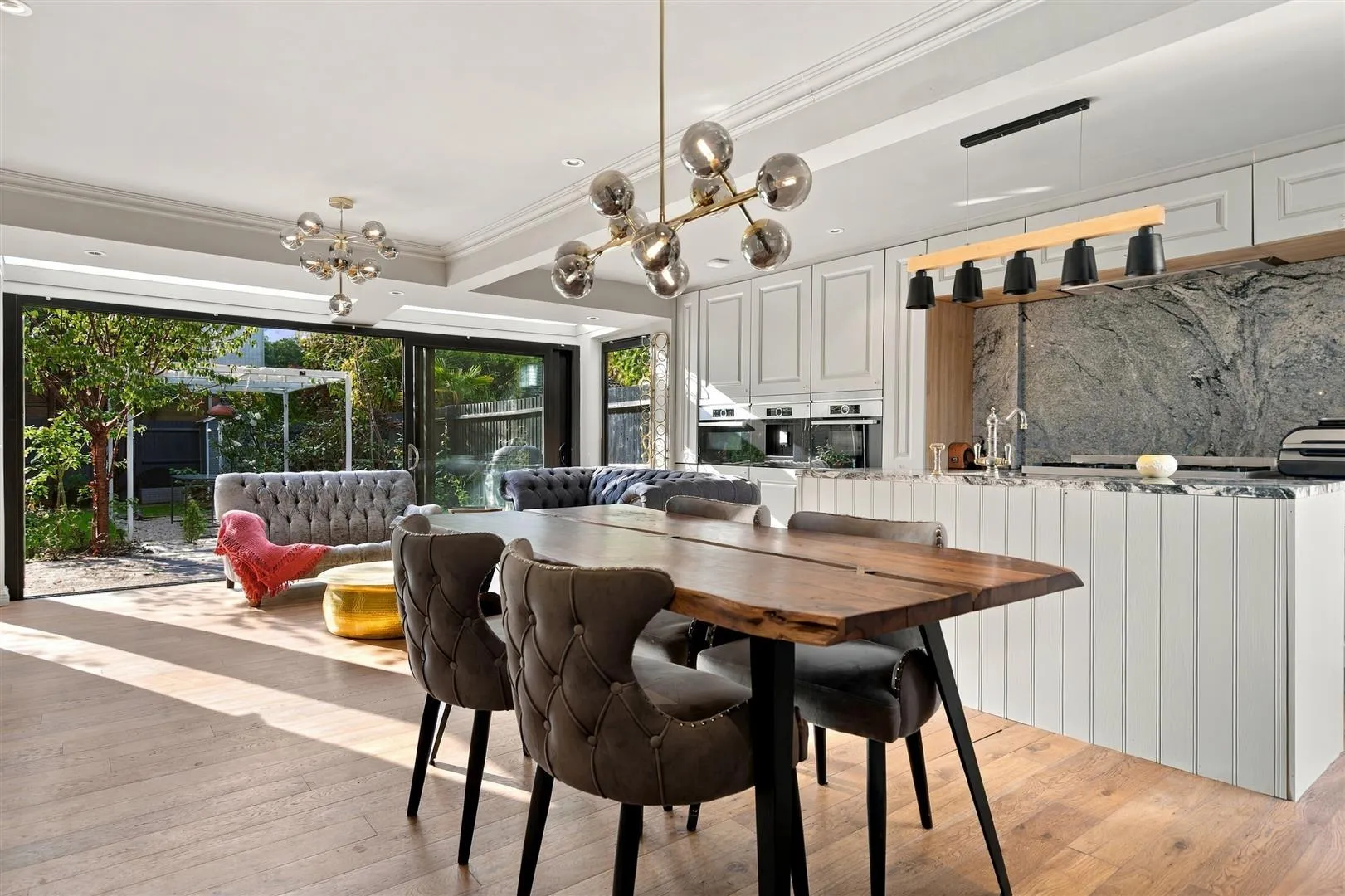 House Hawbridge Close in Metropolitan Borough of Solihull