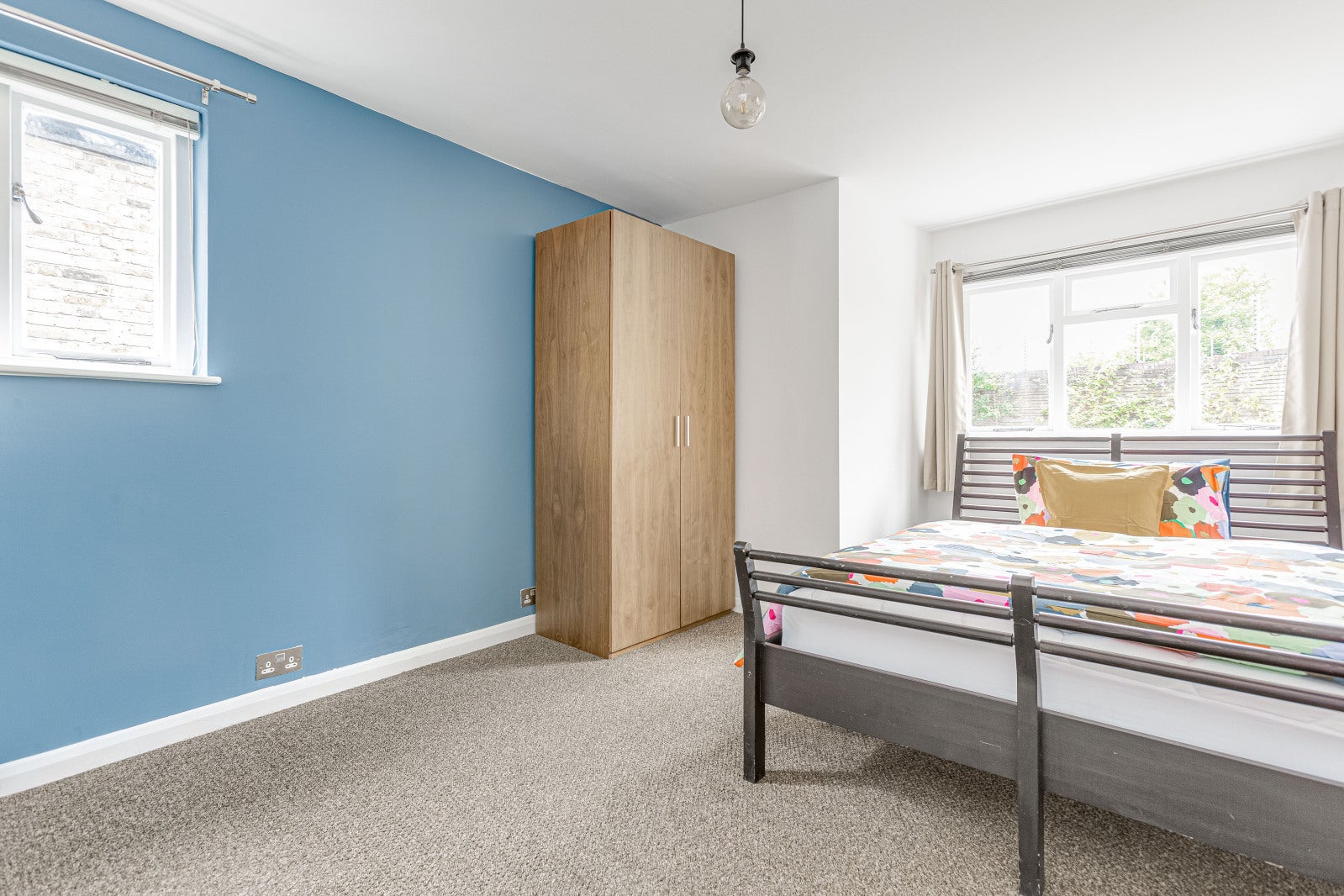 Flat Lavender Hill in Greater London