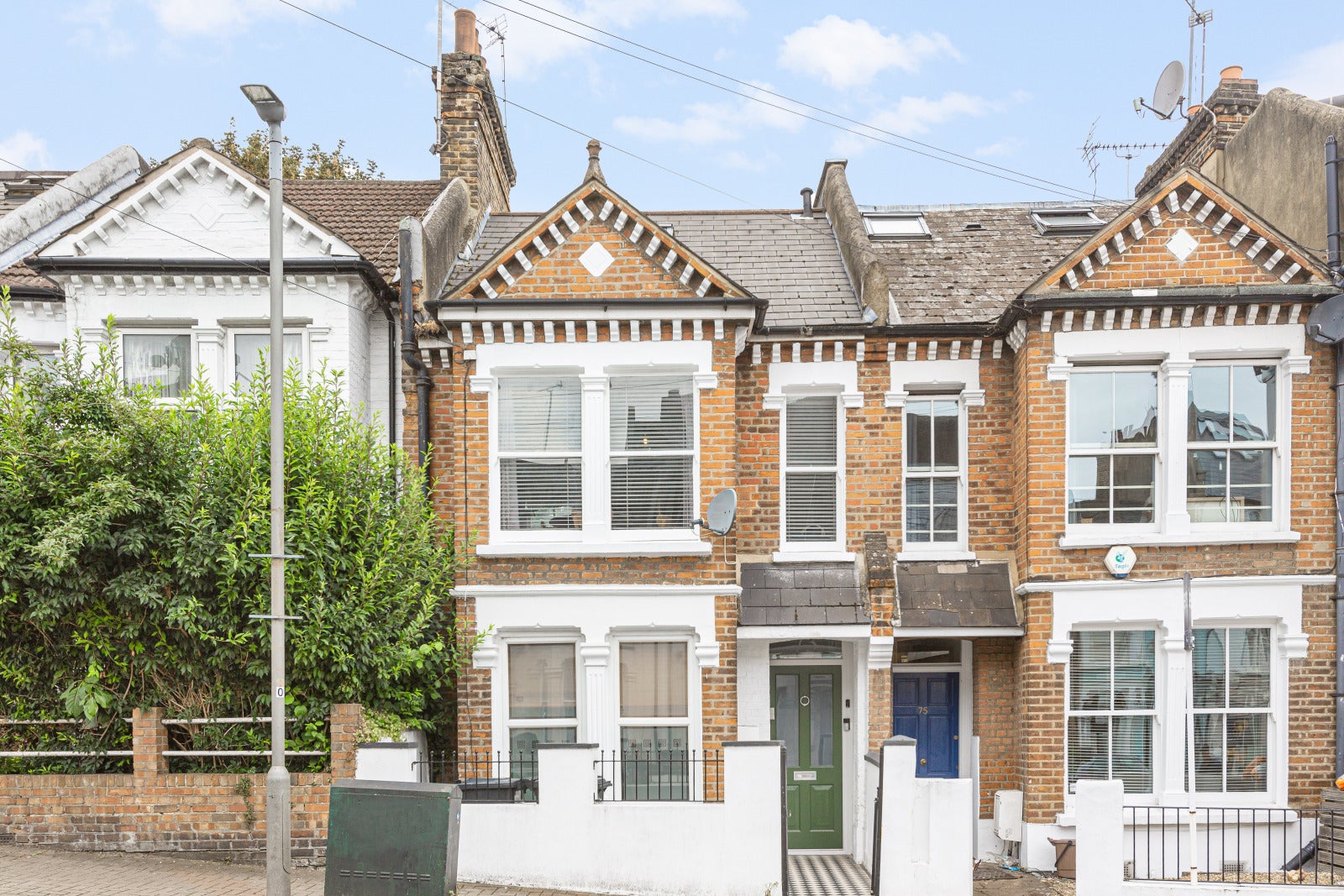 Flat Lavender Hill in Greater London