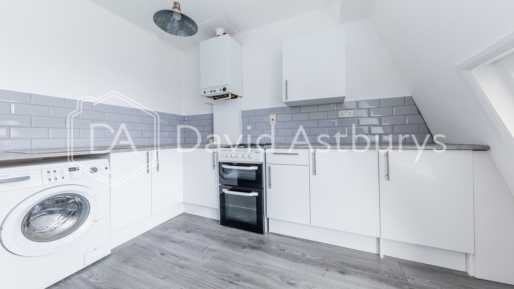 Flat Burgoyne Road in Greater London