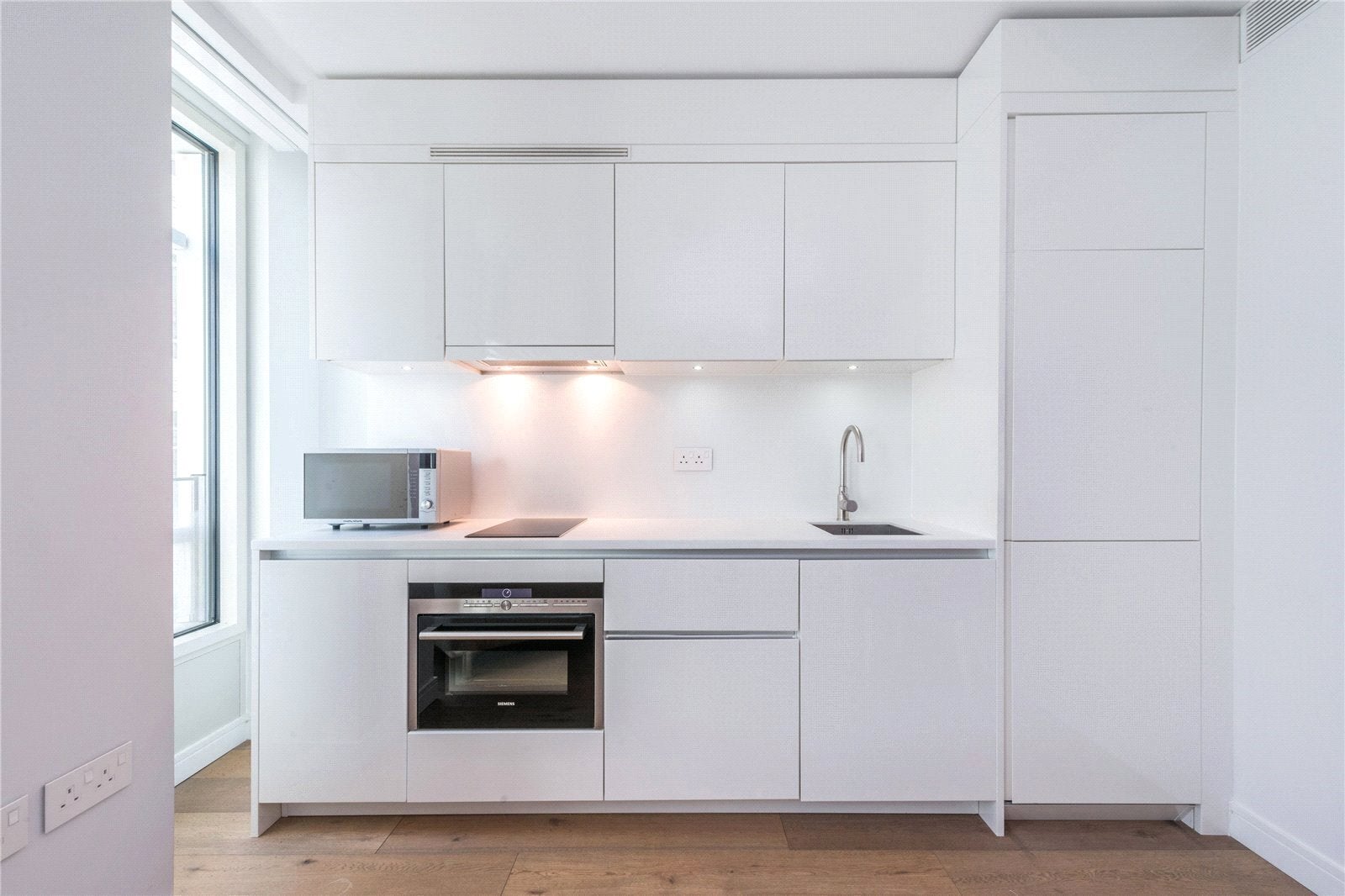 Flat Bucknall Street in Greater London
