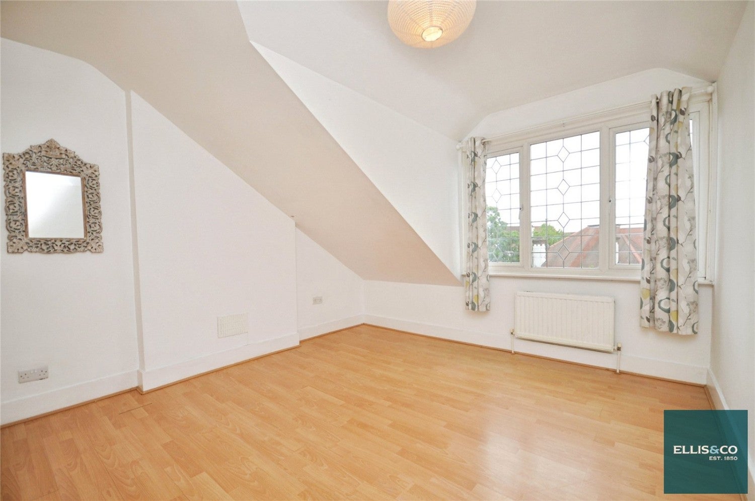 Flat Mountfield Road in Greater London