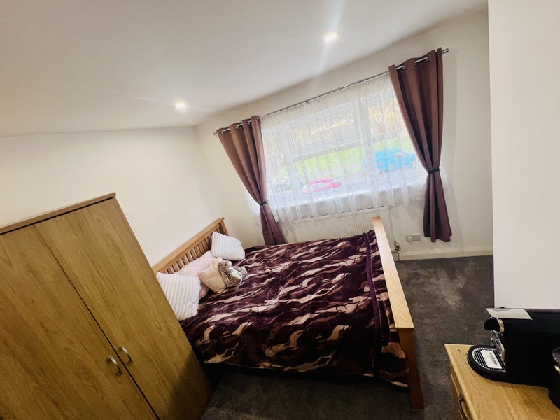 Room Crossways in Crawley