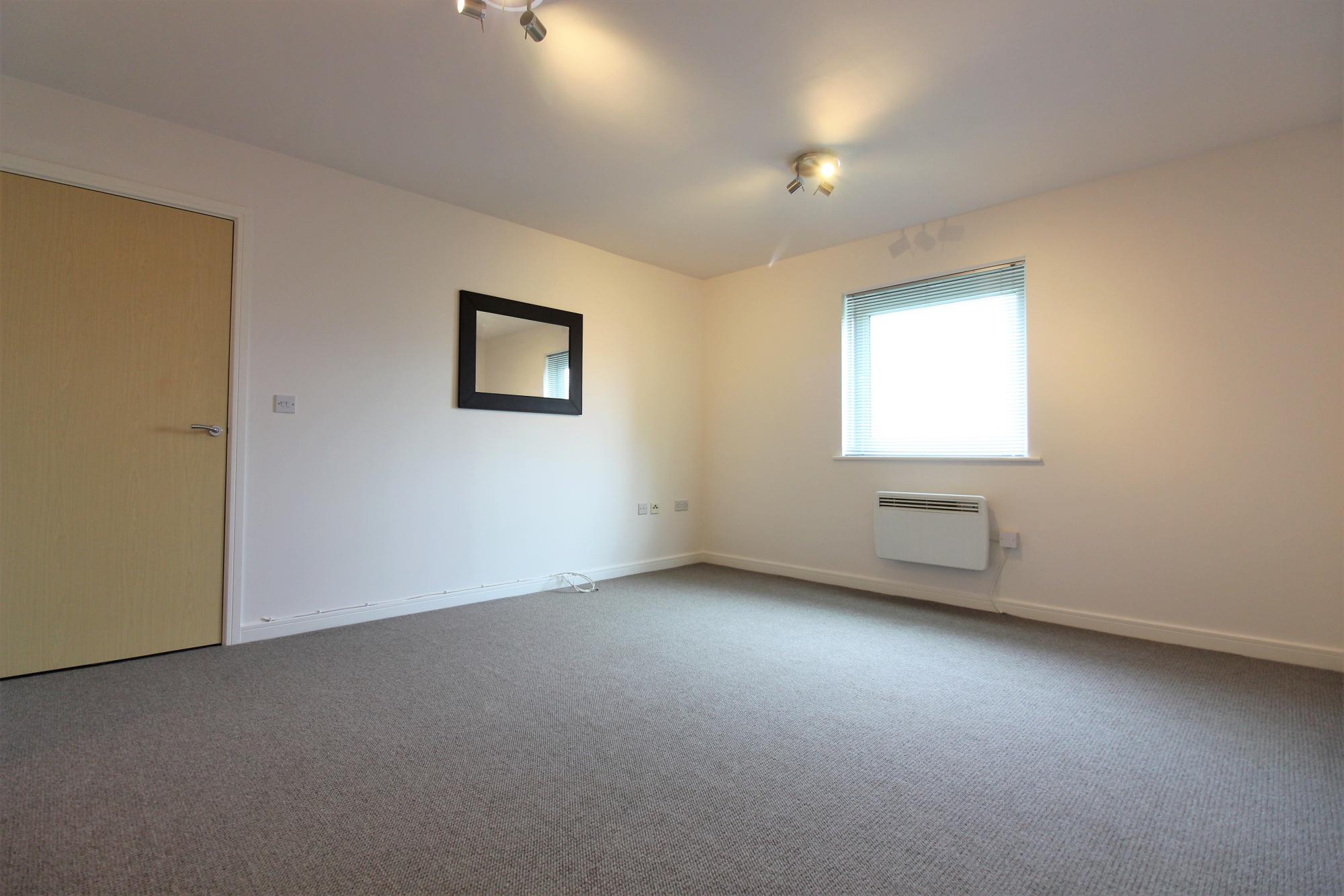Flat Pool Close in Walton on Thames