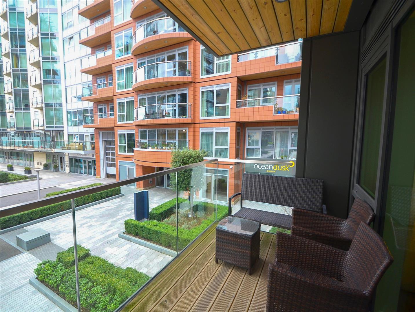 Flat Juniper Drive in Greater London