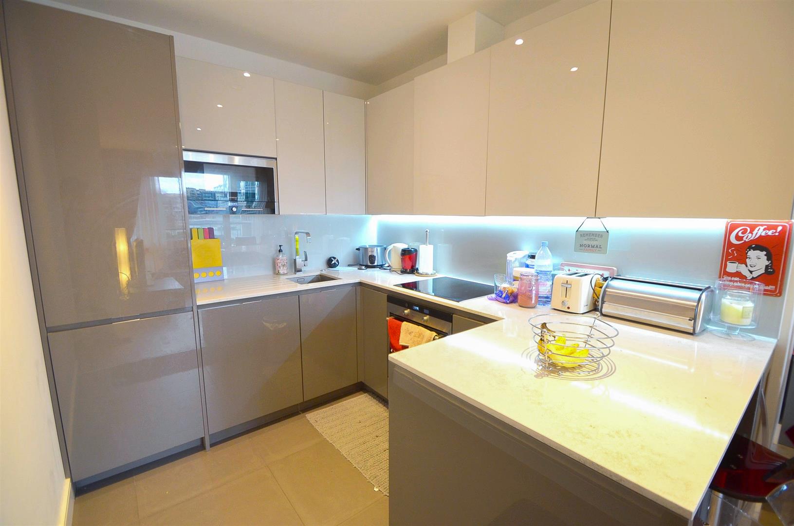 Flat Juniper Drive in Greater London