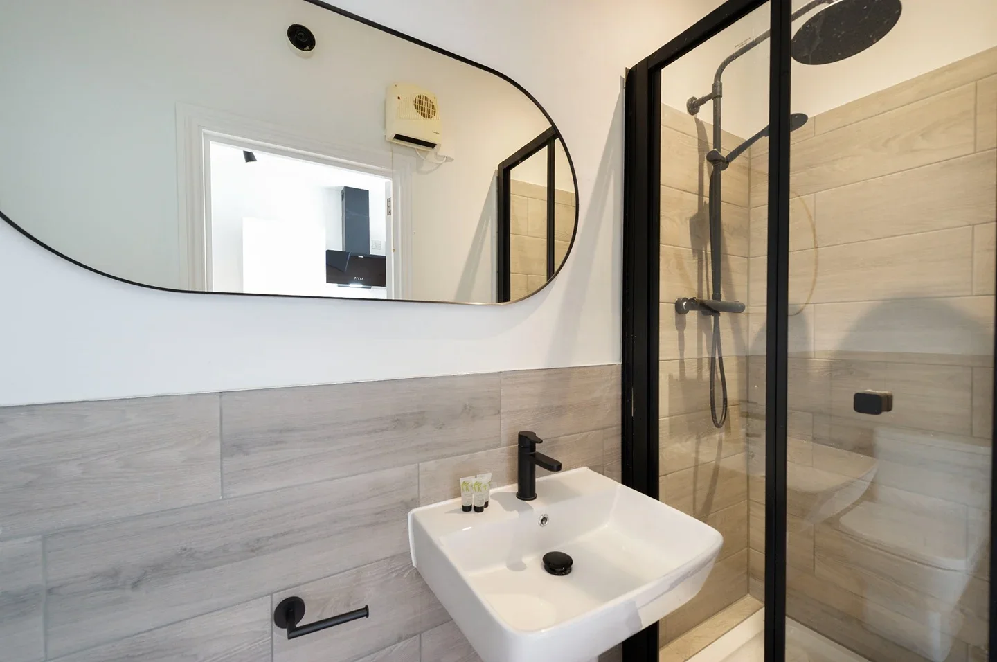 Flat Kensington Gardens Square in City of Westminster