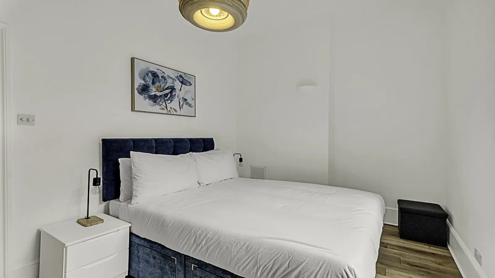 Flat Norfolk Square in City of Westminster