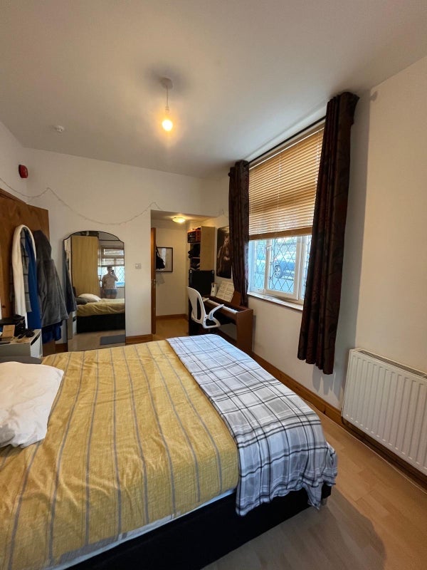 Room Fremantle Road in Bristol