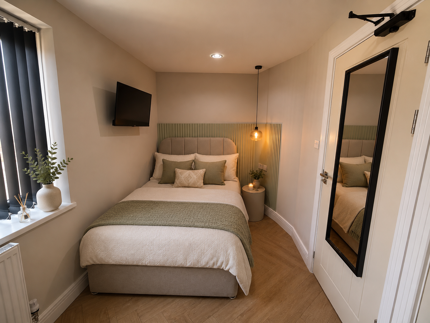 Room Dawlish Road in Birmingham
