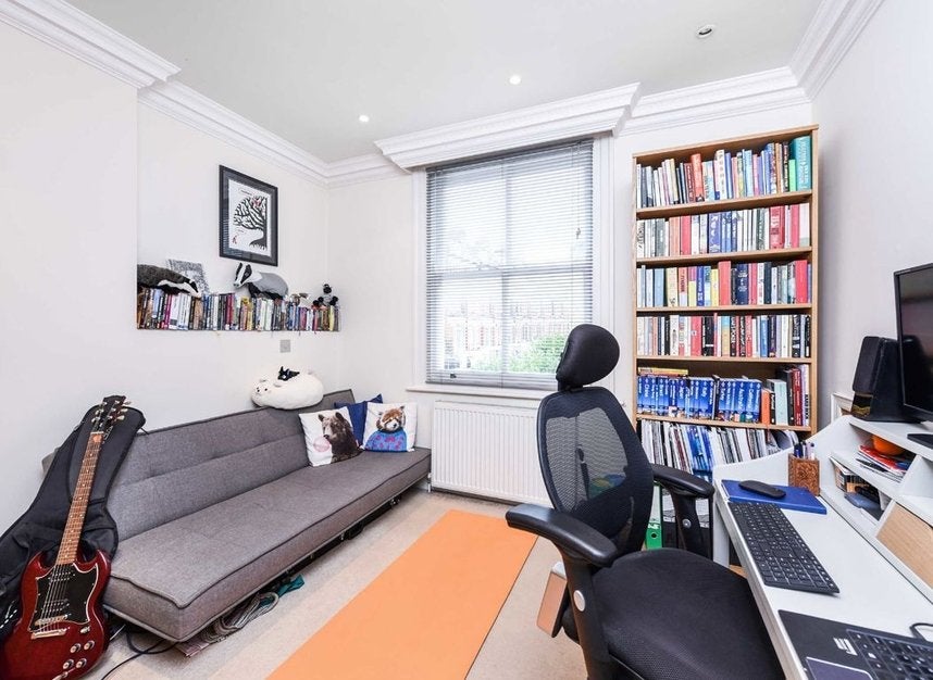 House Elizabeth Mews in Greater London