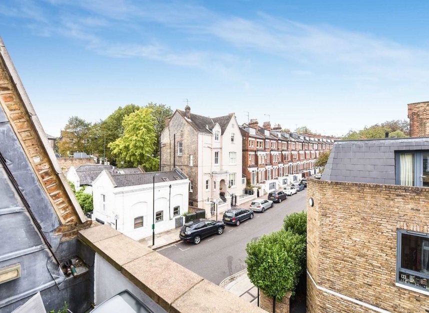 House Elizabeth Mews in Greater London