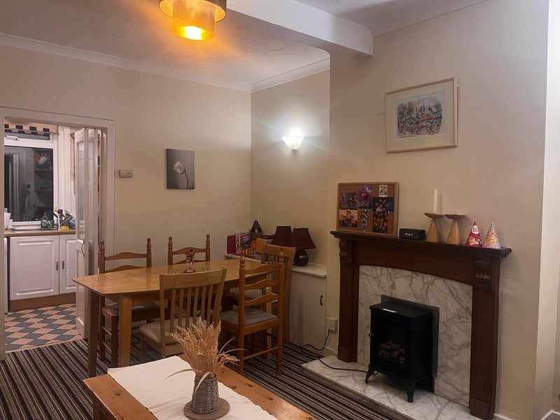 Room Prestonfield Crescent in City of Edinburgh