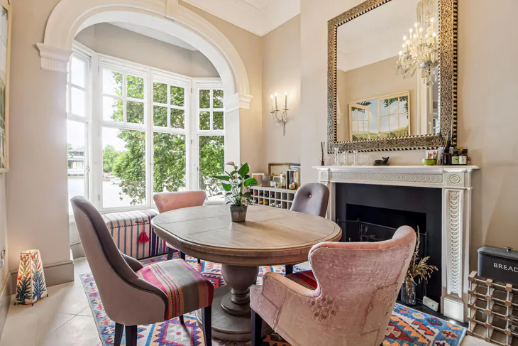 Flat Chelsea Embankment in Greater London