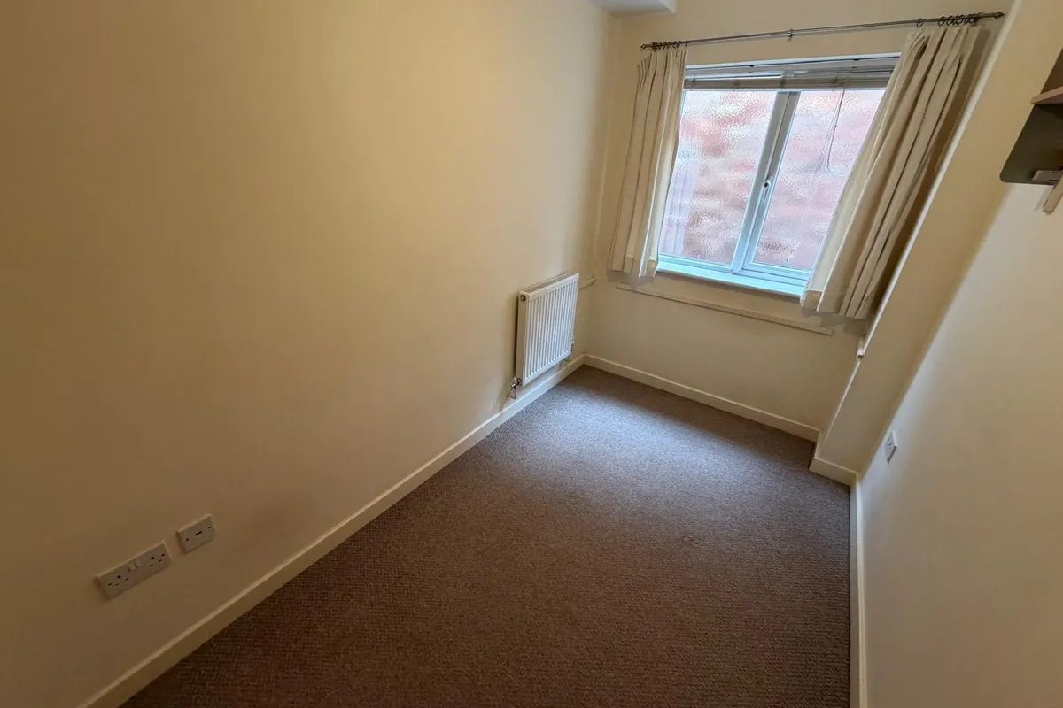 Flat Weedon Road in Northampton
