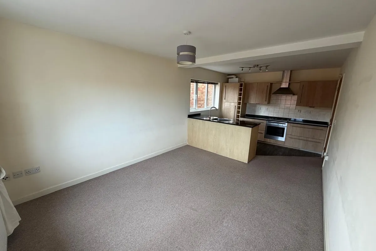 Flat Weedon Road in Northampton
