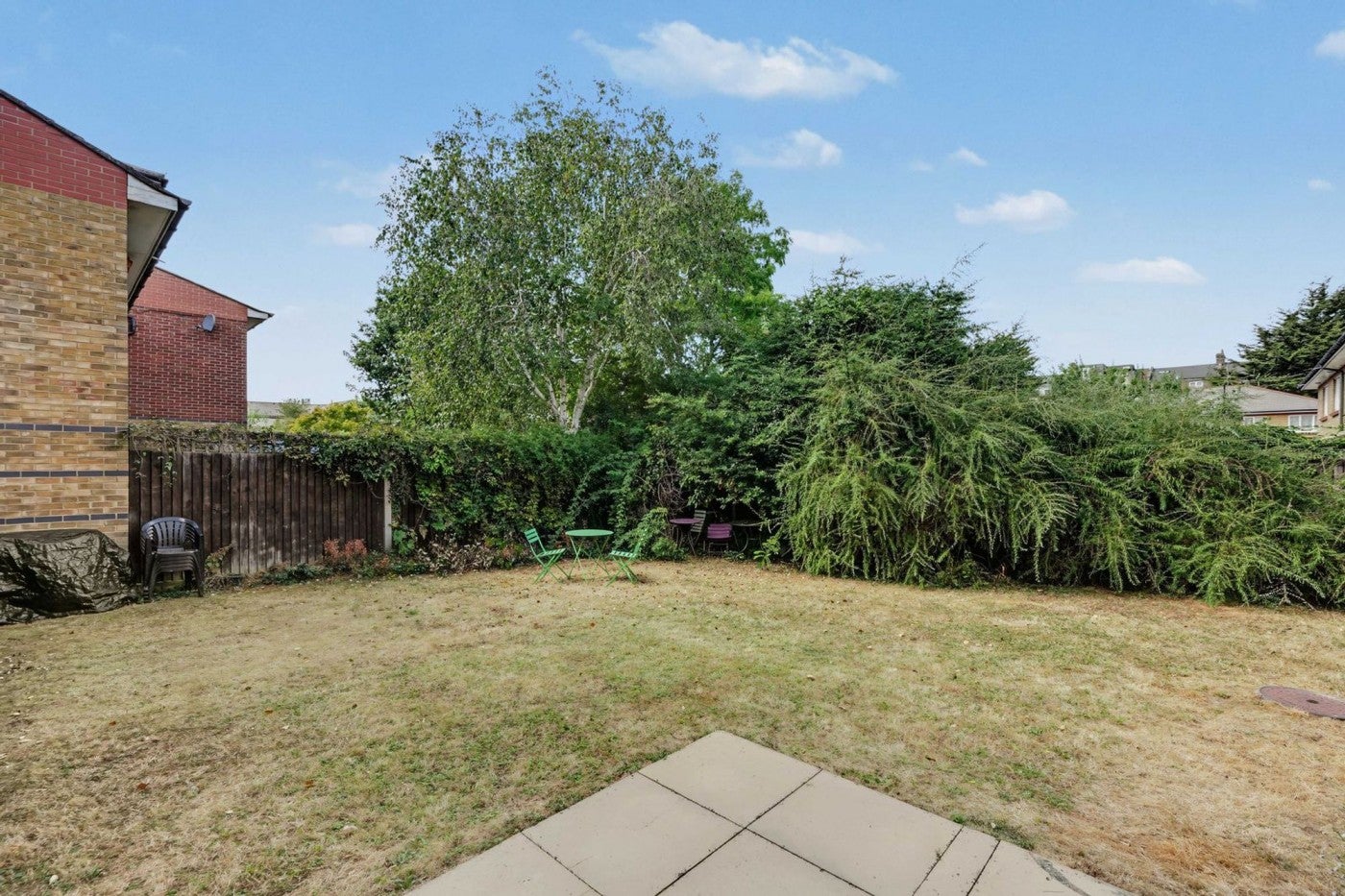 Flat Myddleton Avenue in Greater London