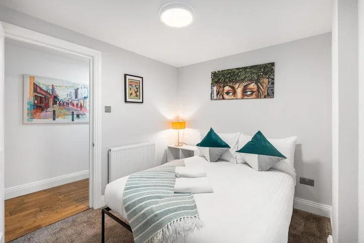 Flat Adelaide Crescent in Hove
