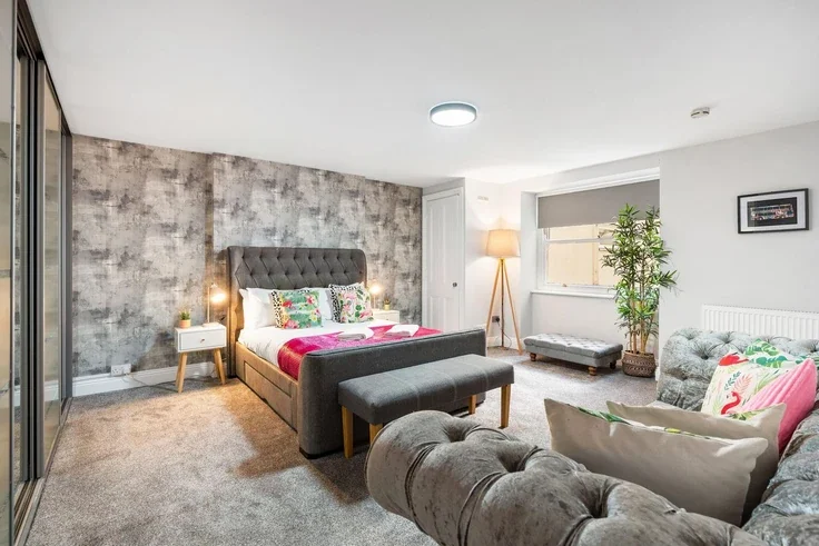 Flat Adelaide Crescent in Hove