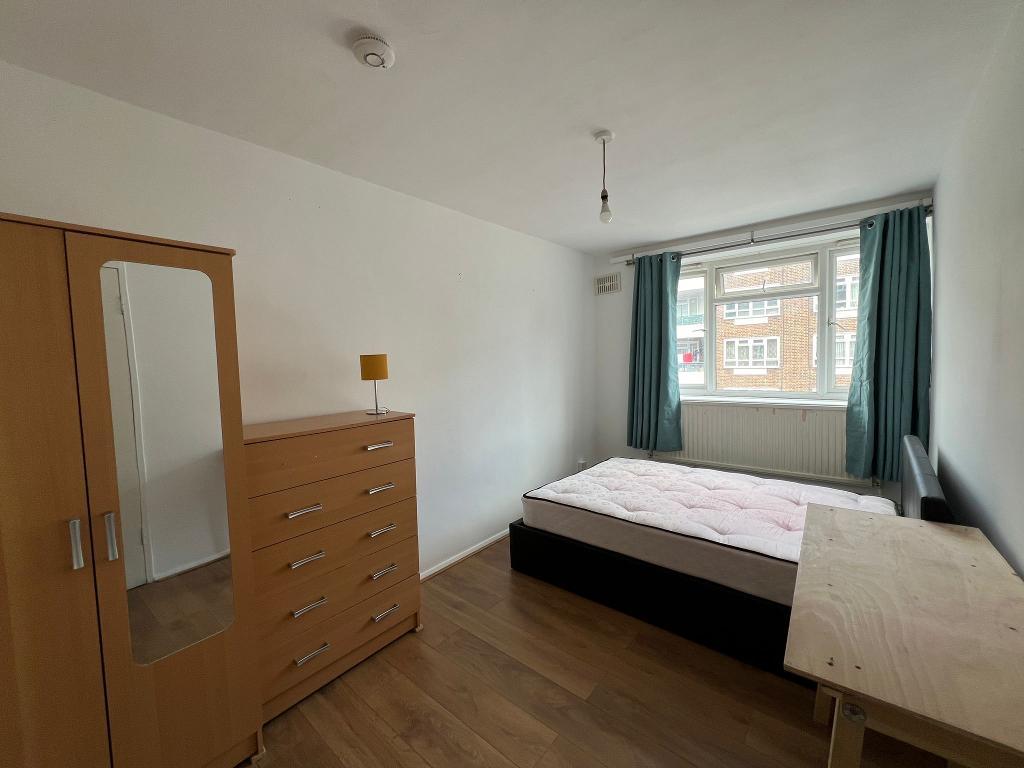 Room Beech Avenue in Greater London