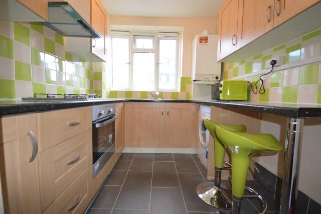Room Beech Avenue in Greater London