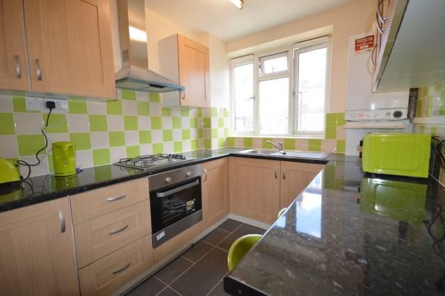 Room Beech Avenue in Greater London