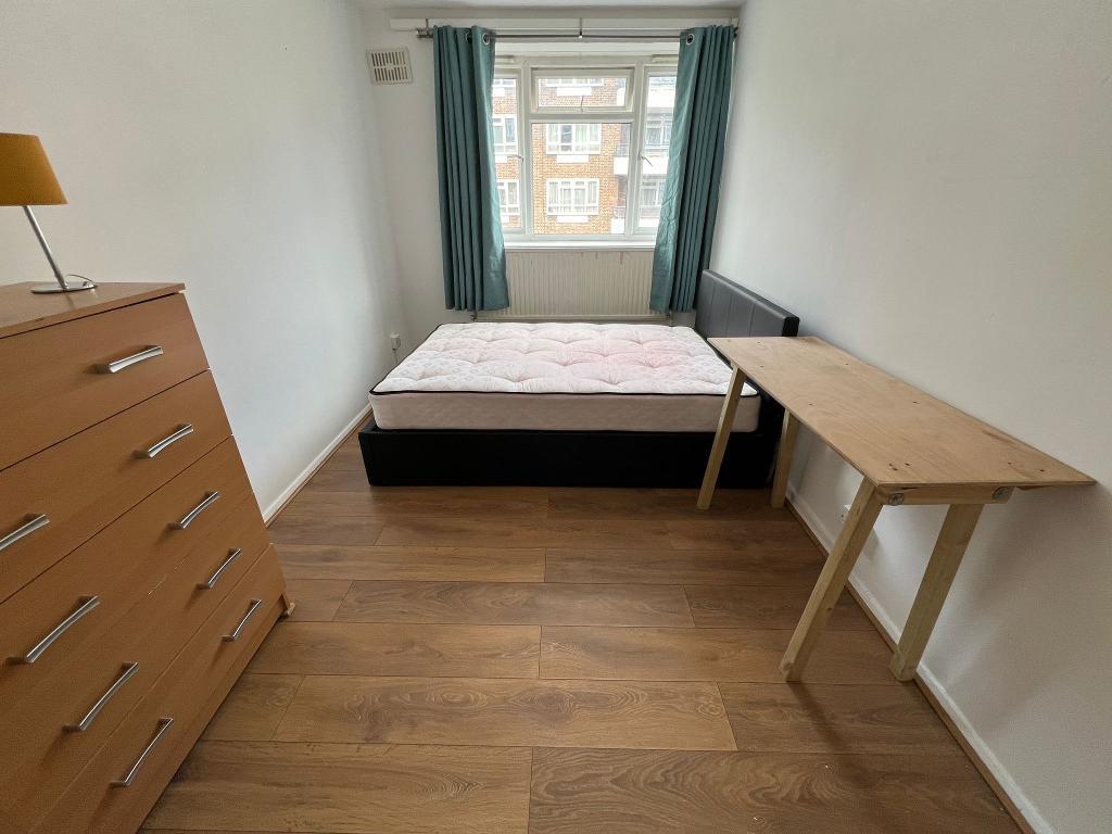 Room Beech Avenue in Greater London