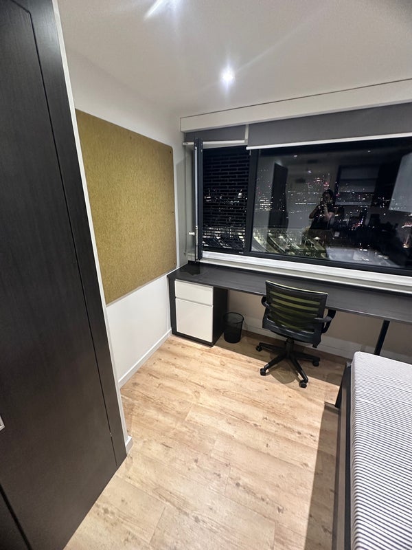 Room Westminster Bridge Road in Greater London